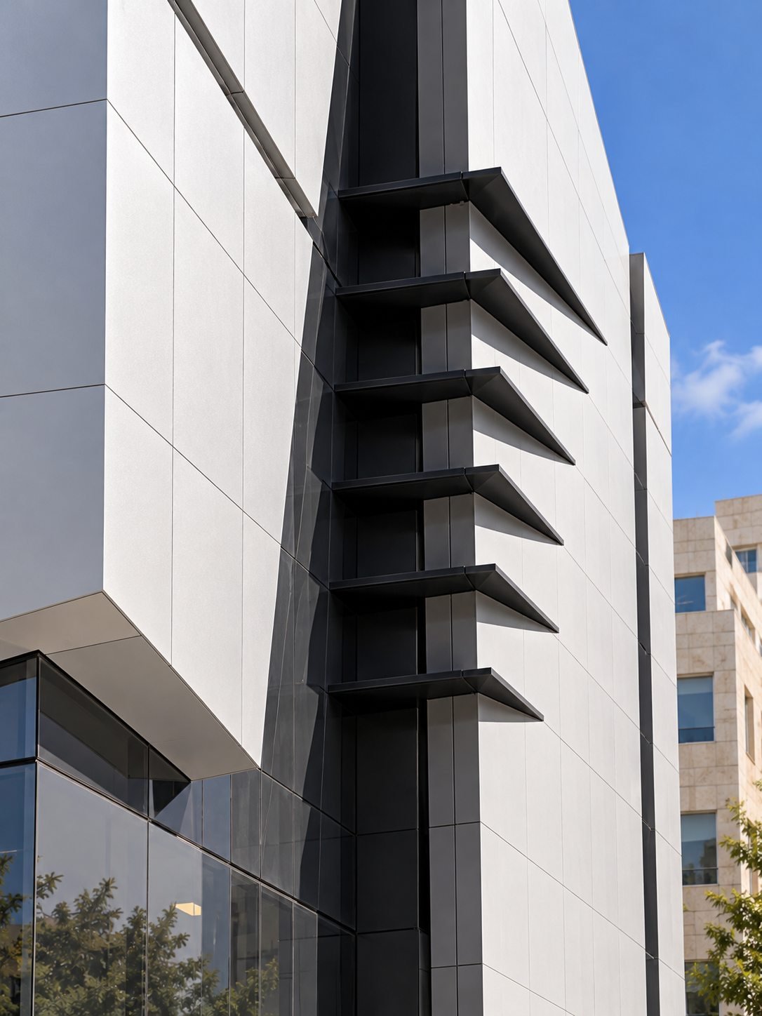 The geometry of angles… and the elegance of details — view 3